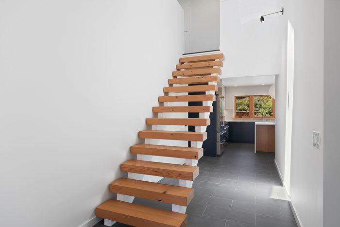 Modern floating staircase without rail