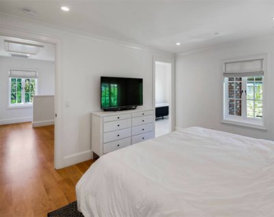 restored crown molding in a historical home remodel 