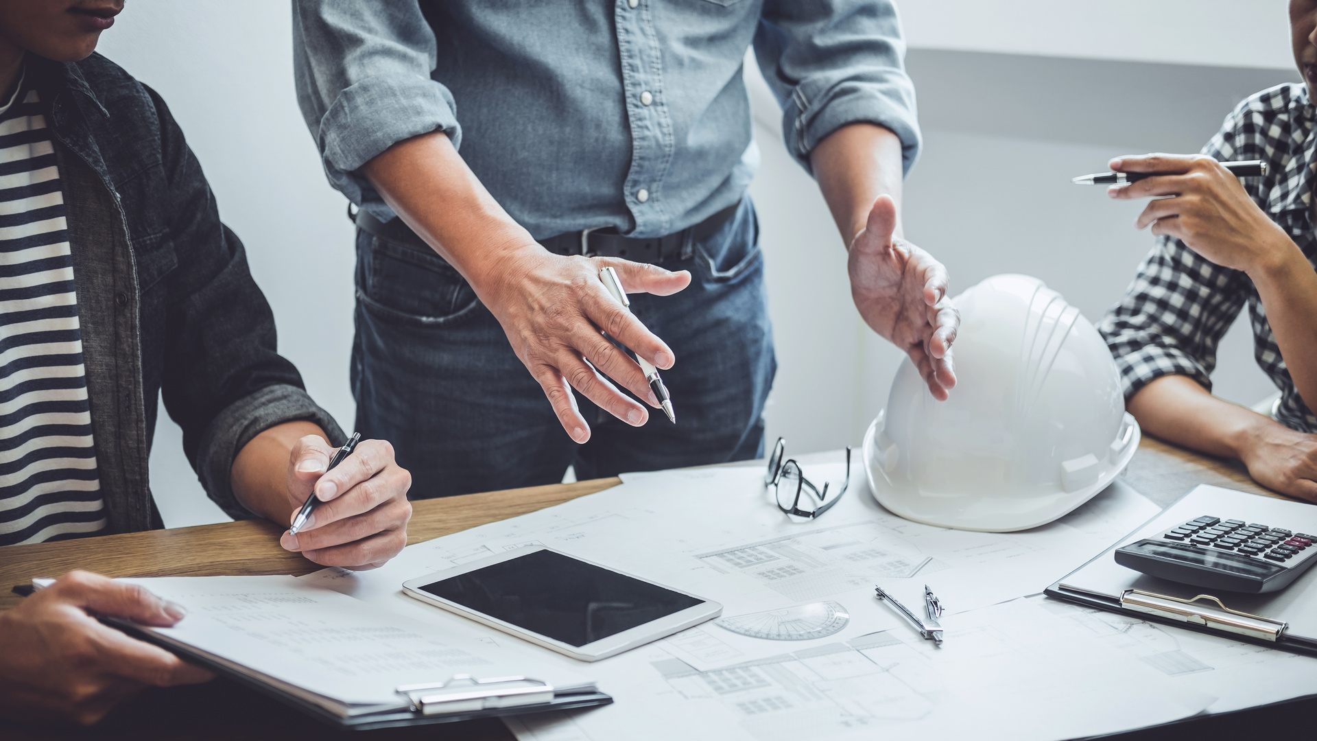 How To Choose The Right Contractor 2023