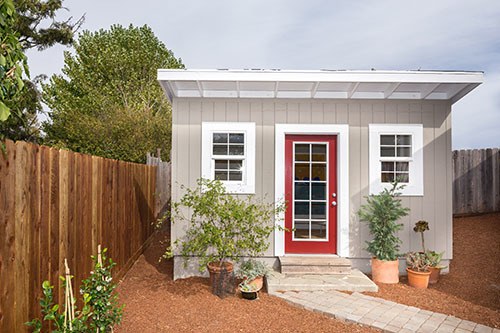 Cozy cottage style in-law suite built in the backyard